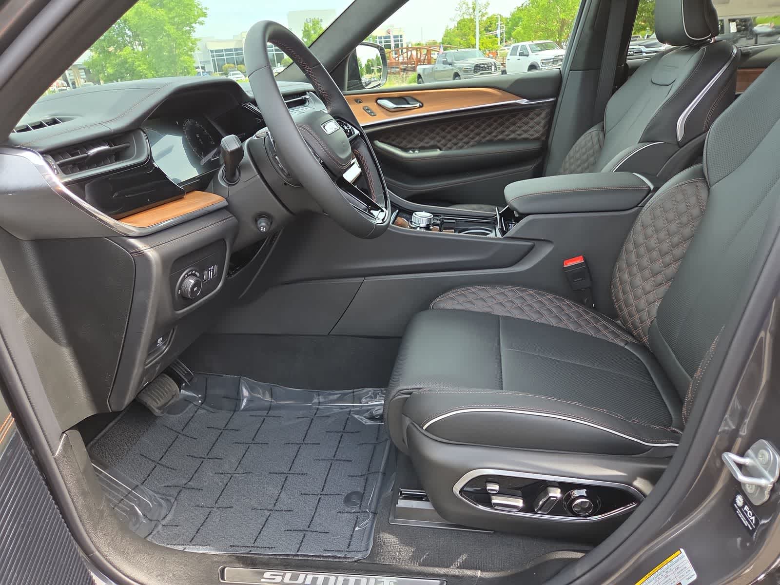 Thumbnail: 2026 Jeep Grand Cherokee - 19