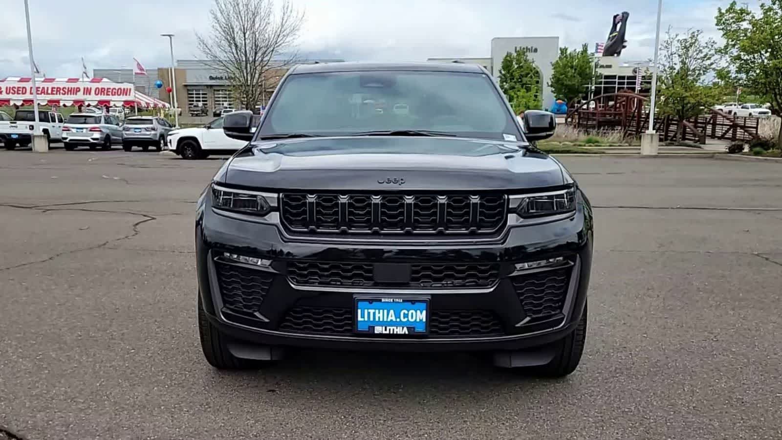 Thumbnail: 2026 Jeep Grand Cherokee - 3
