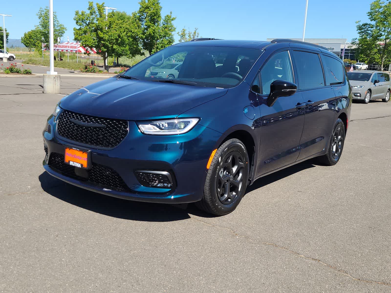 2025 Chrysler Pacifica Hybrid S Appearance -
                  Medford, OR