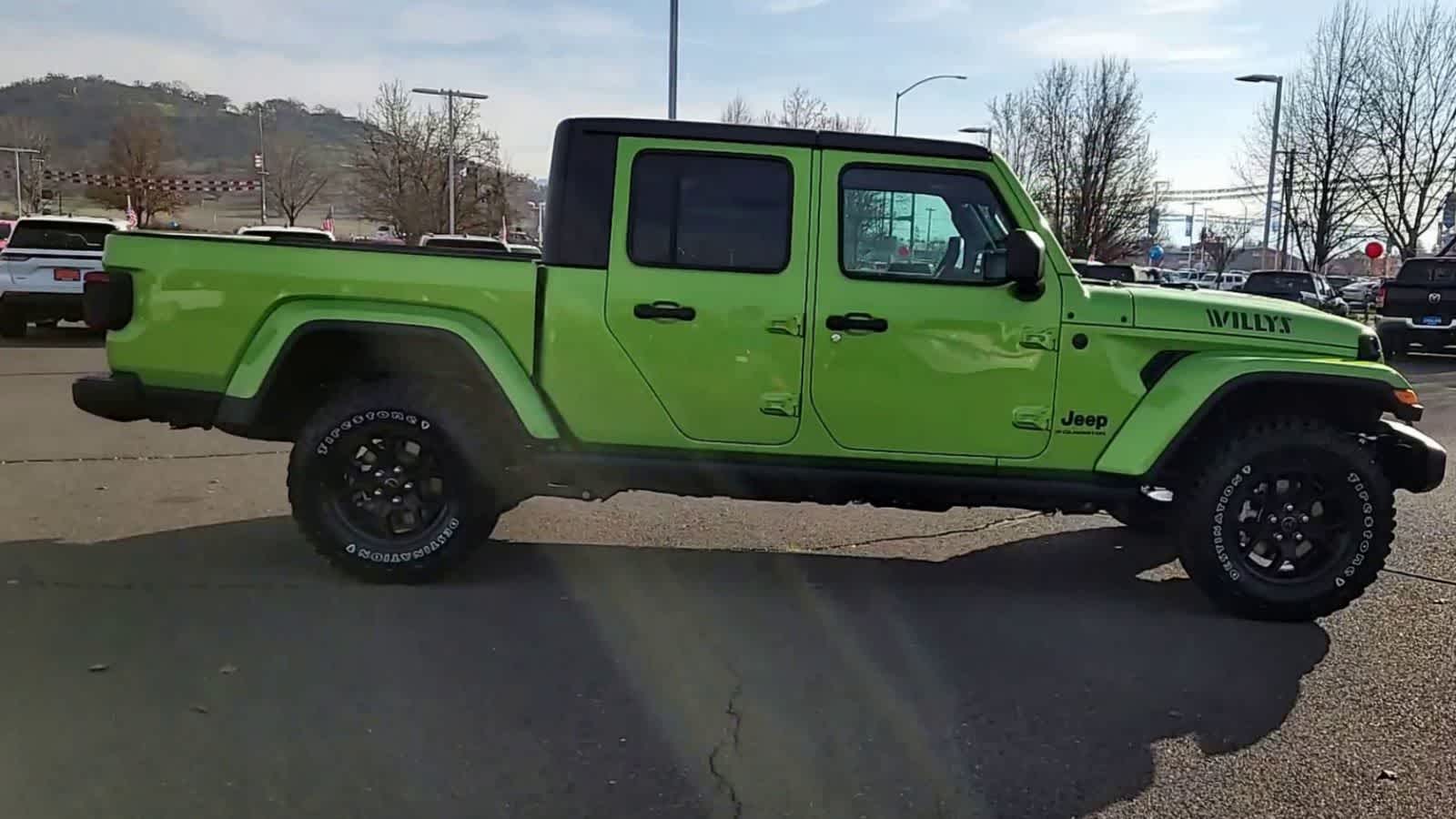 Thumbnail: 2026 Jeep Gladiator - 9