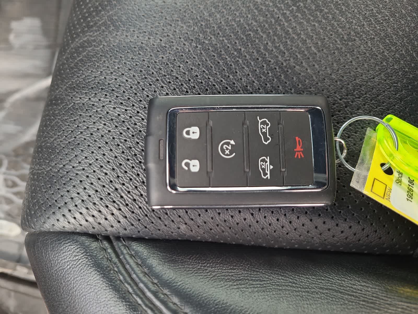 Thumbnail: 2024 Jeep Wagoneer - 28