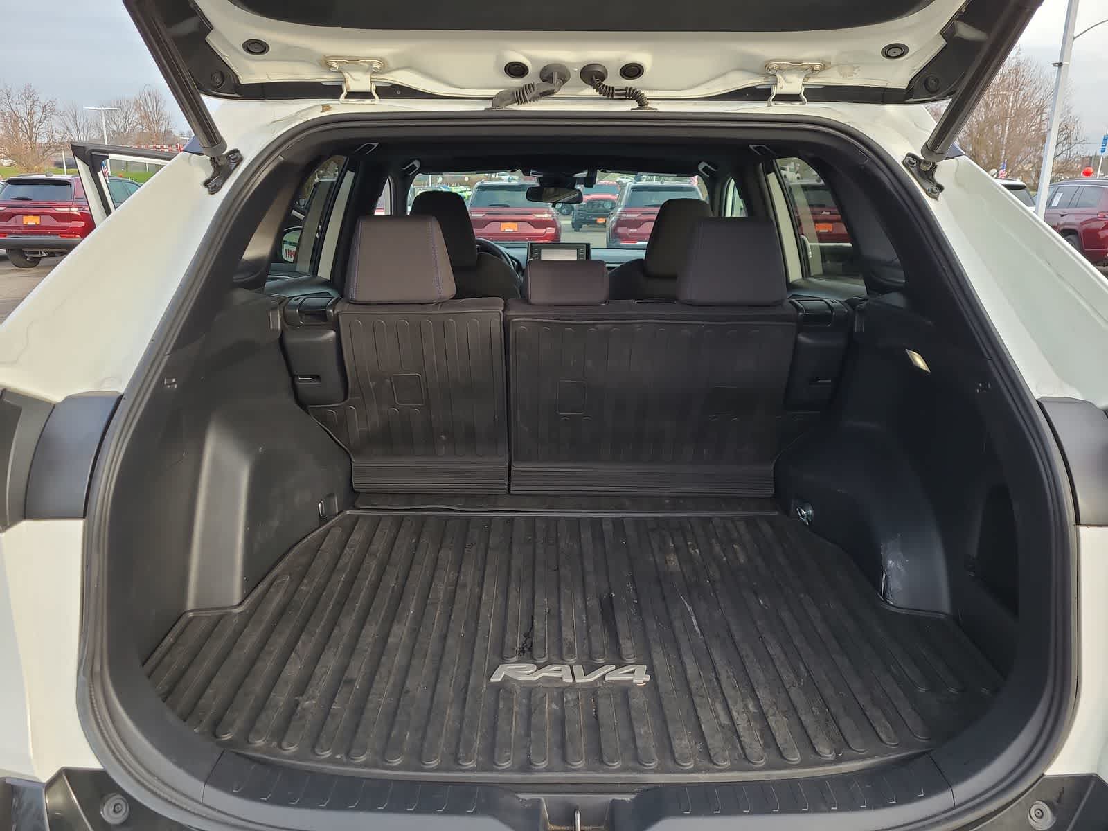 Thumbnail: 2022 Toyota RAV4 - 27