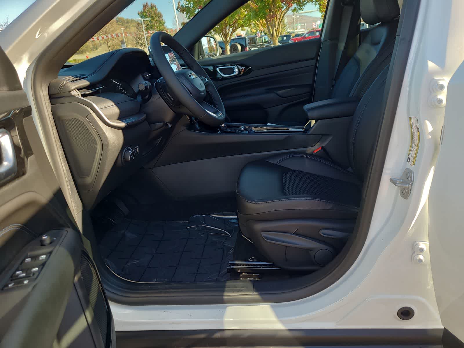 Thumbnail: 2026 Jeep Compass - 19