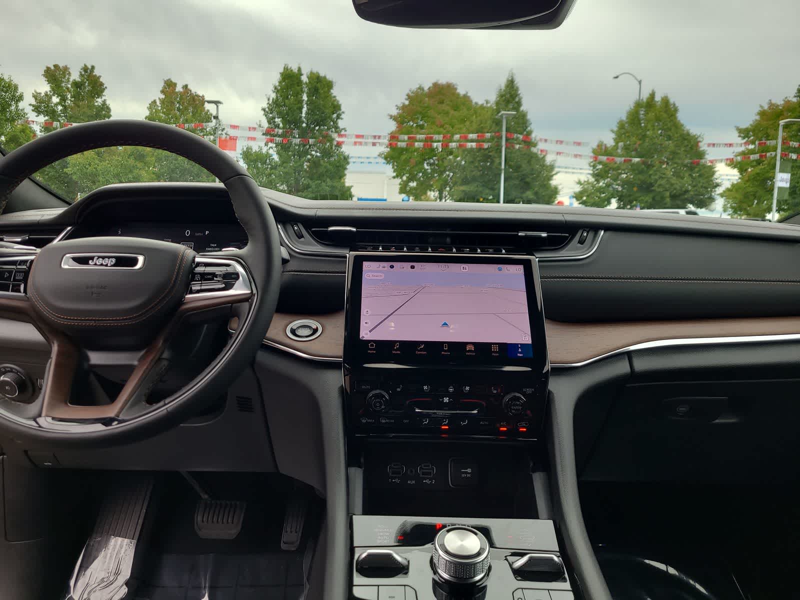 Thumbnail: 2025 Jeep Grand Cherokee - 18