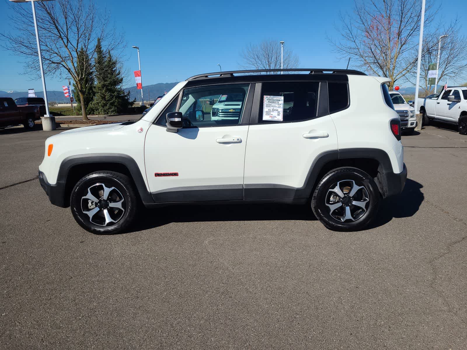 Thumbnail: 2022 Jeep Renegade - 11