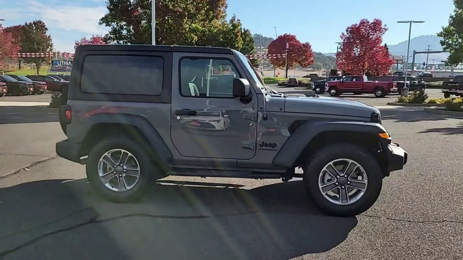 Thumbnail: 2023 Jeep Wrangler - 9