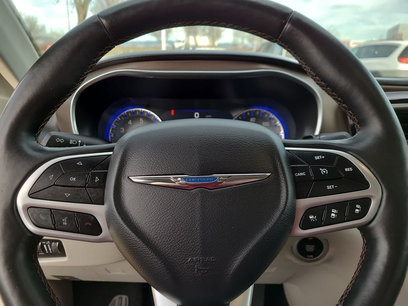 Thumbnail: 2018 Chrysler Pacifica - 23