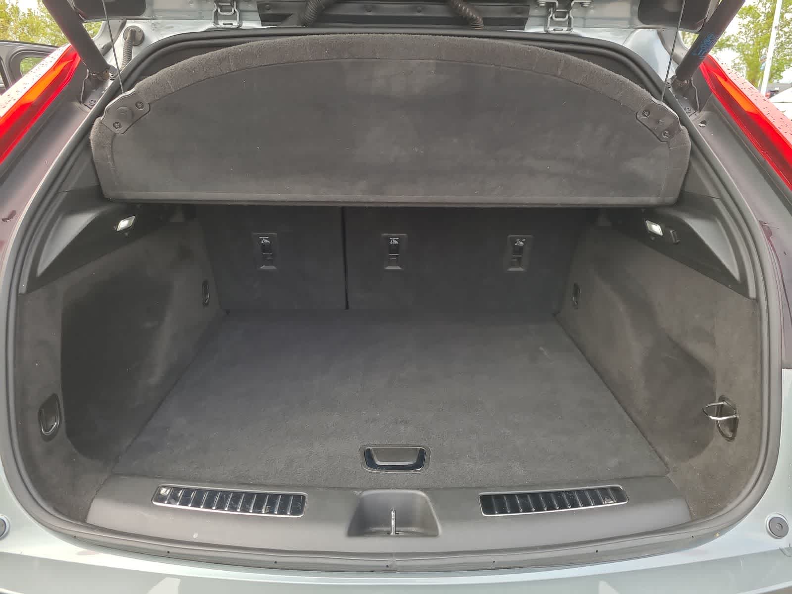 Thumbnail: 2024 Cadillac XT4 - 27