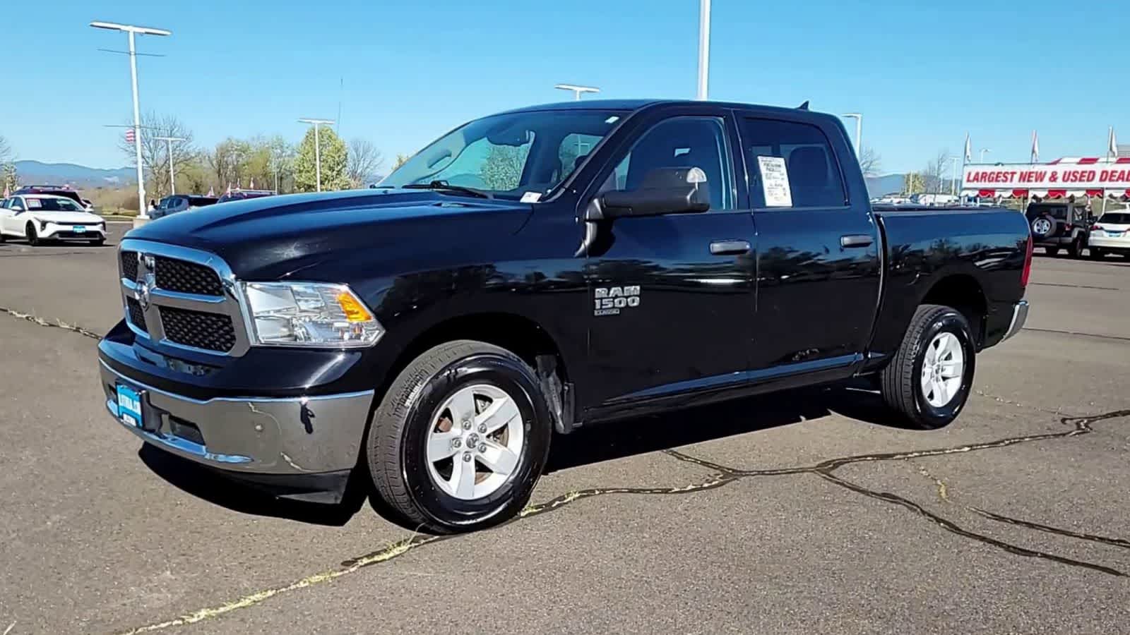 Thumbnail: 2023 RAM 1500 Classic - 4