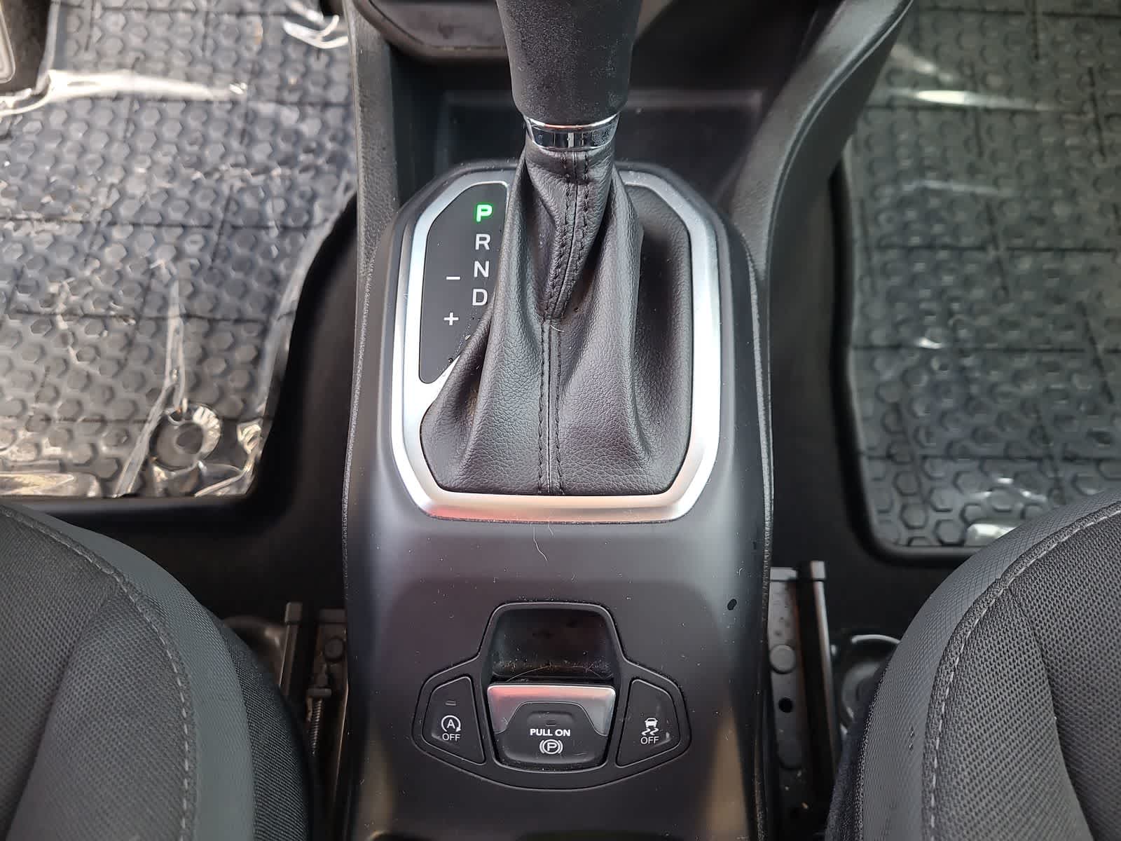 Thumbnail: 2023 Jeep Renegade - 25