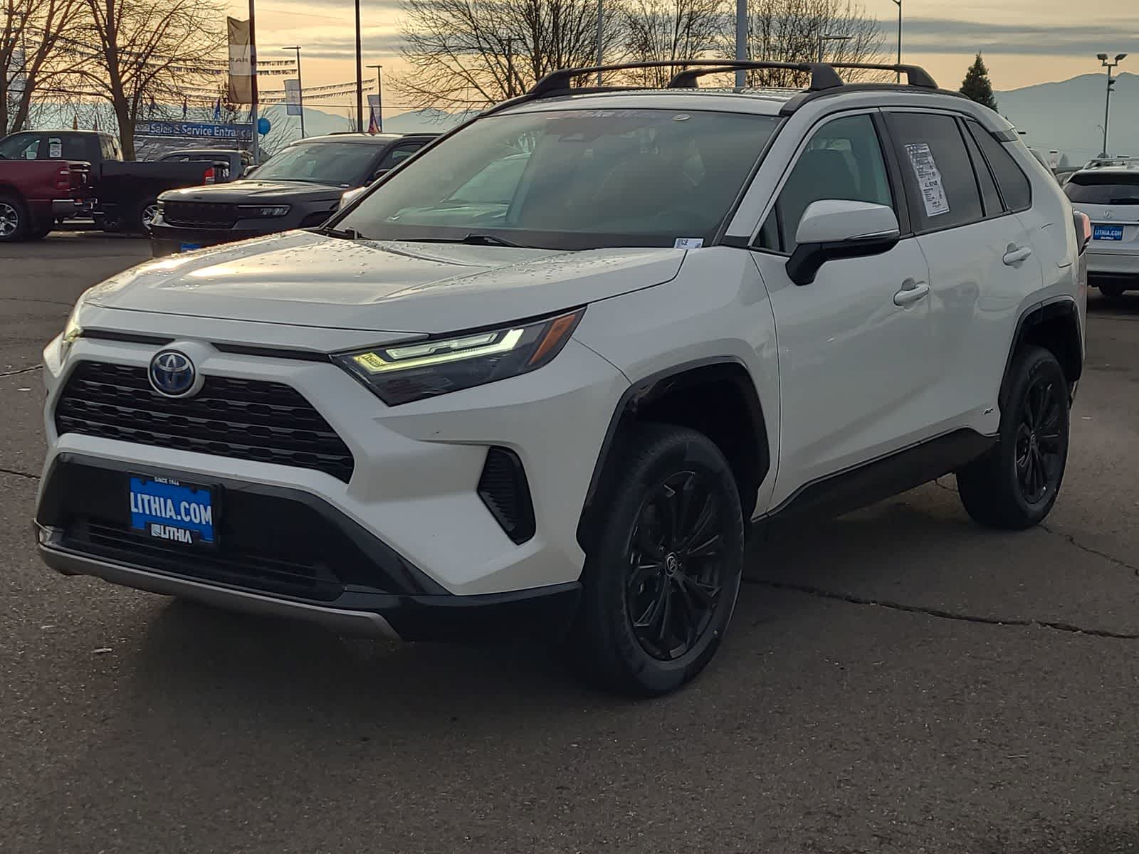 Thumbnail: 2022 Toyota RAV4 - 1