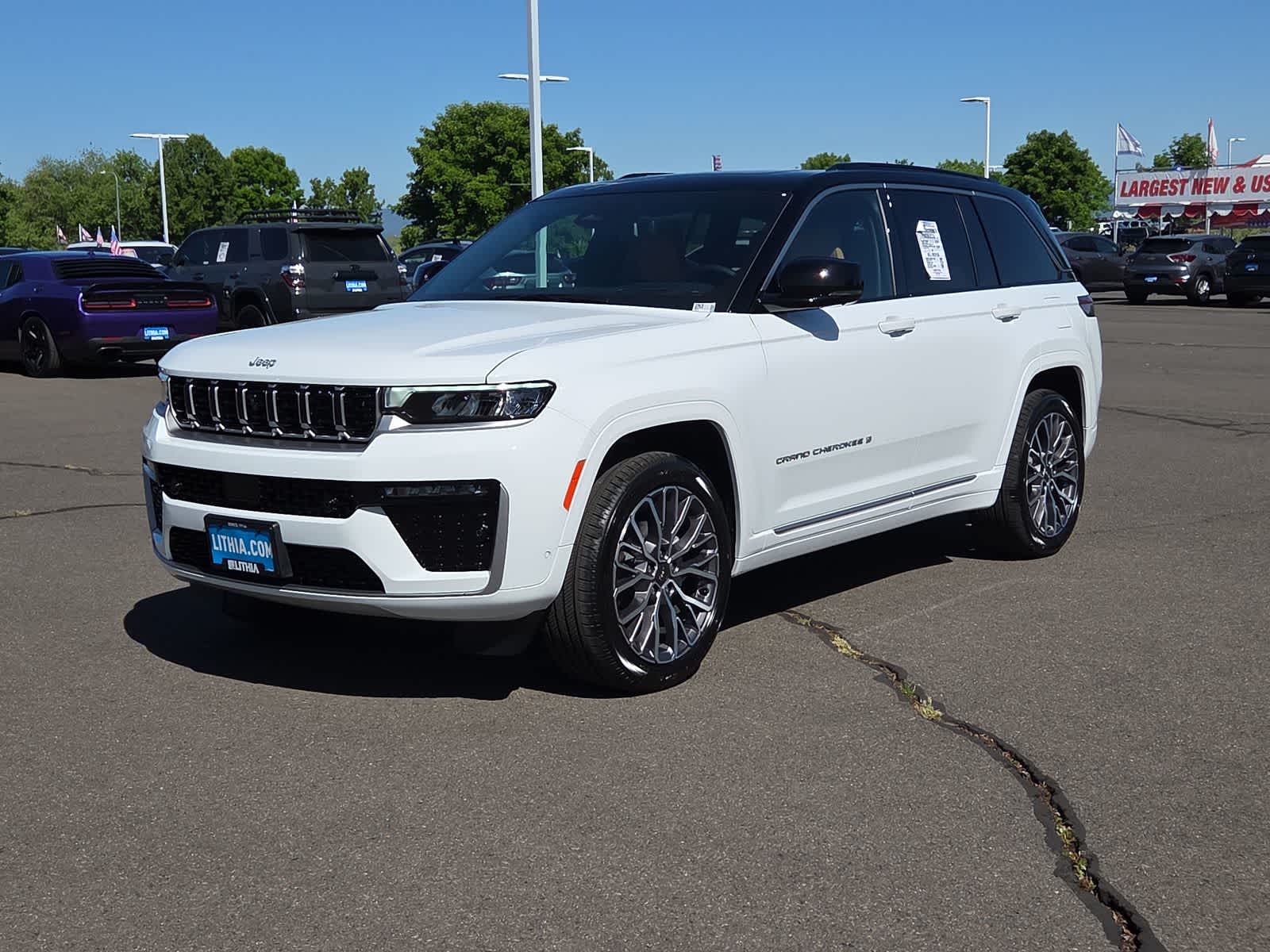 2026 Jeep Grand Cherokee Summit 4x4's photo