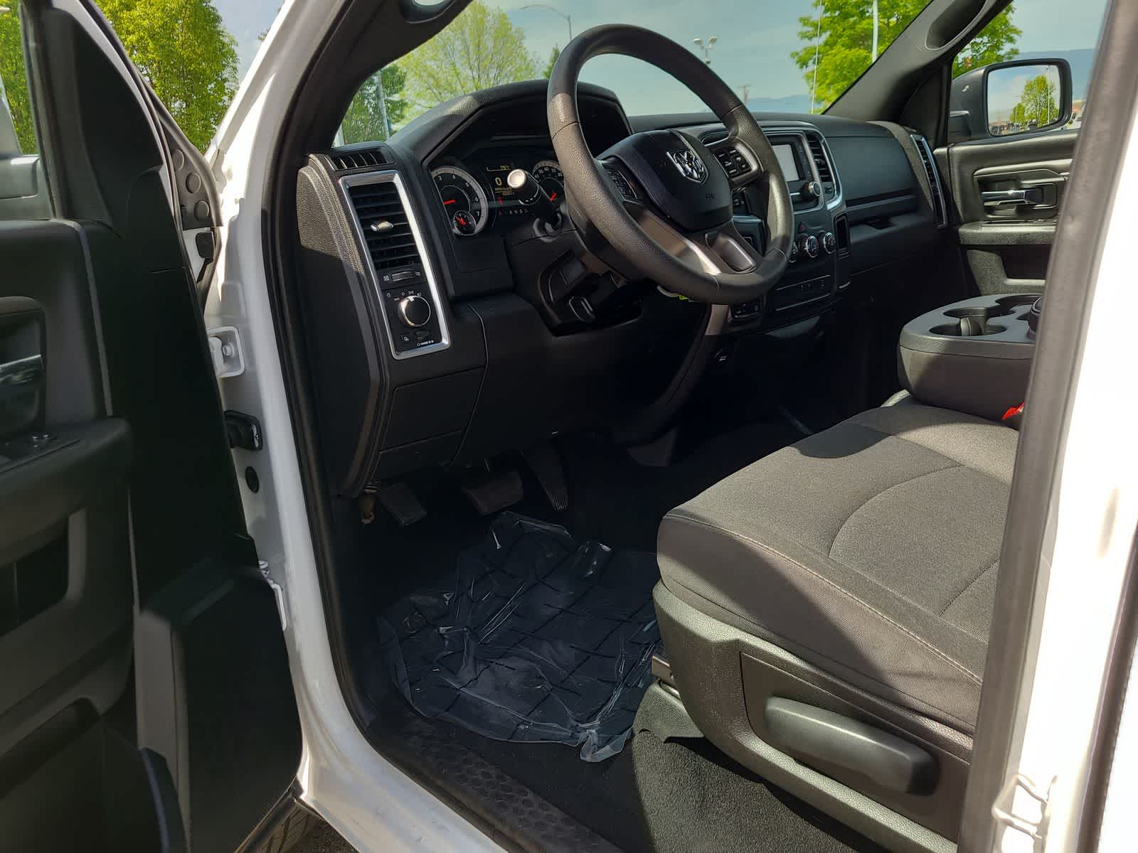 Thumbnail: 2024 RAM 1500 Classic - 10
