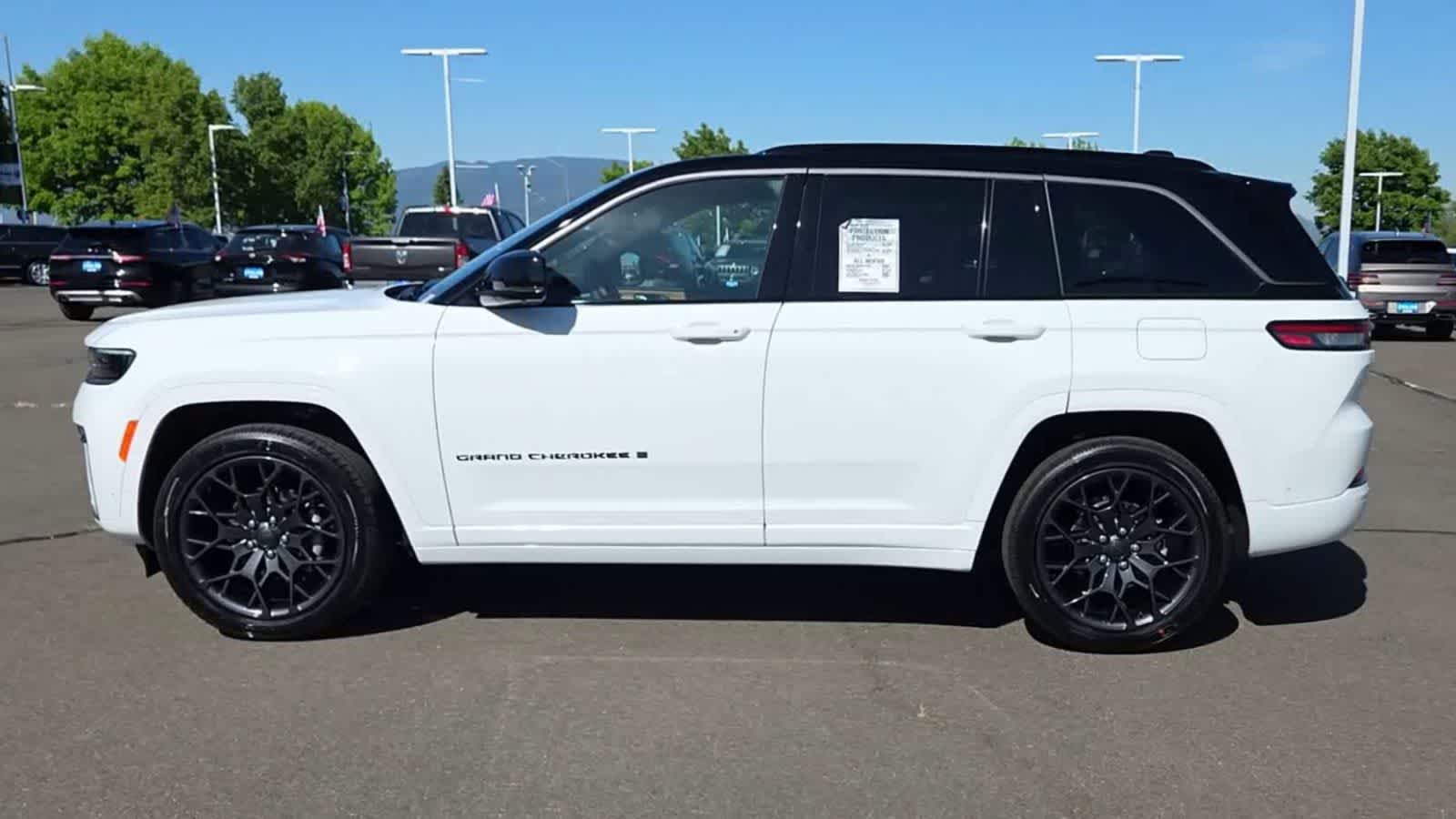 Thumbnail: 2026 Jeep Grand Cherokee - 5