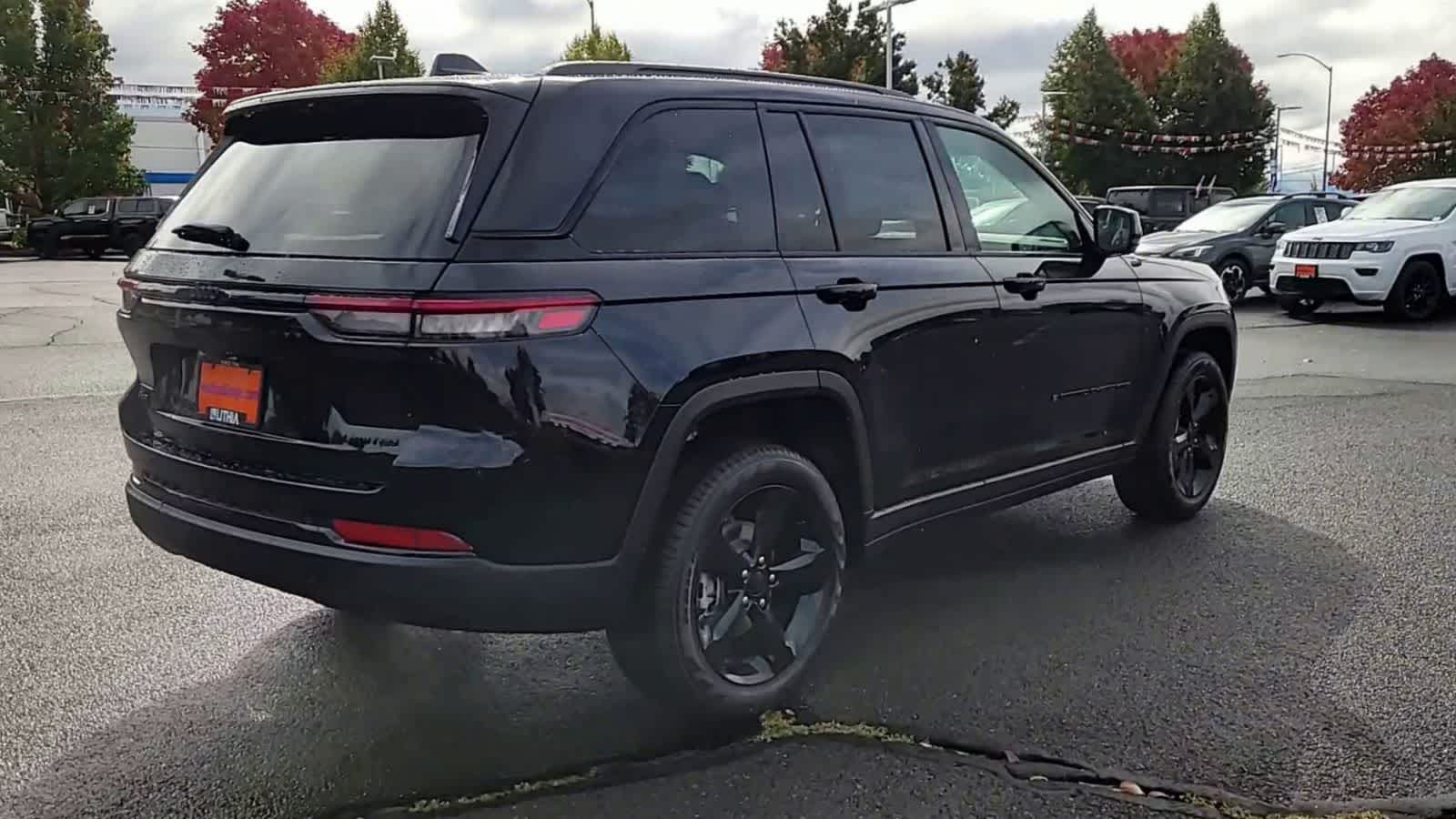 Thumbnail: 2025 Jeep Grand Cherokee - 8