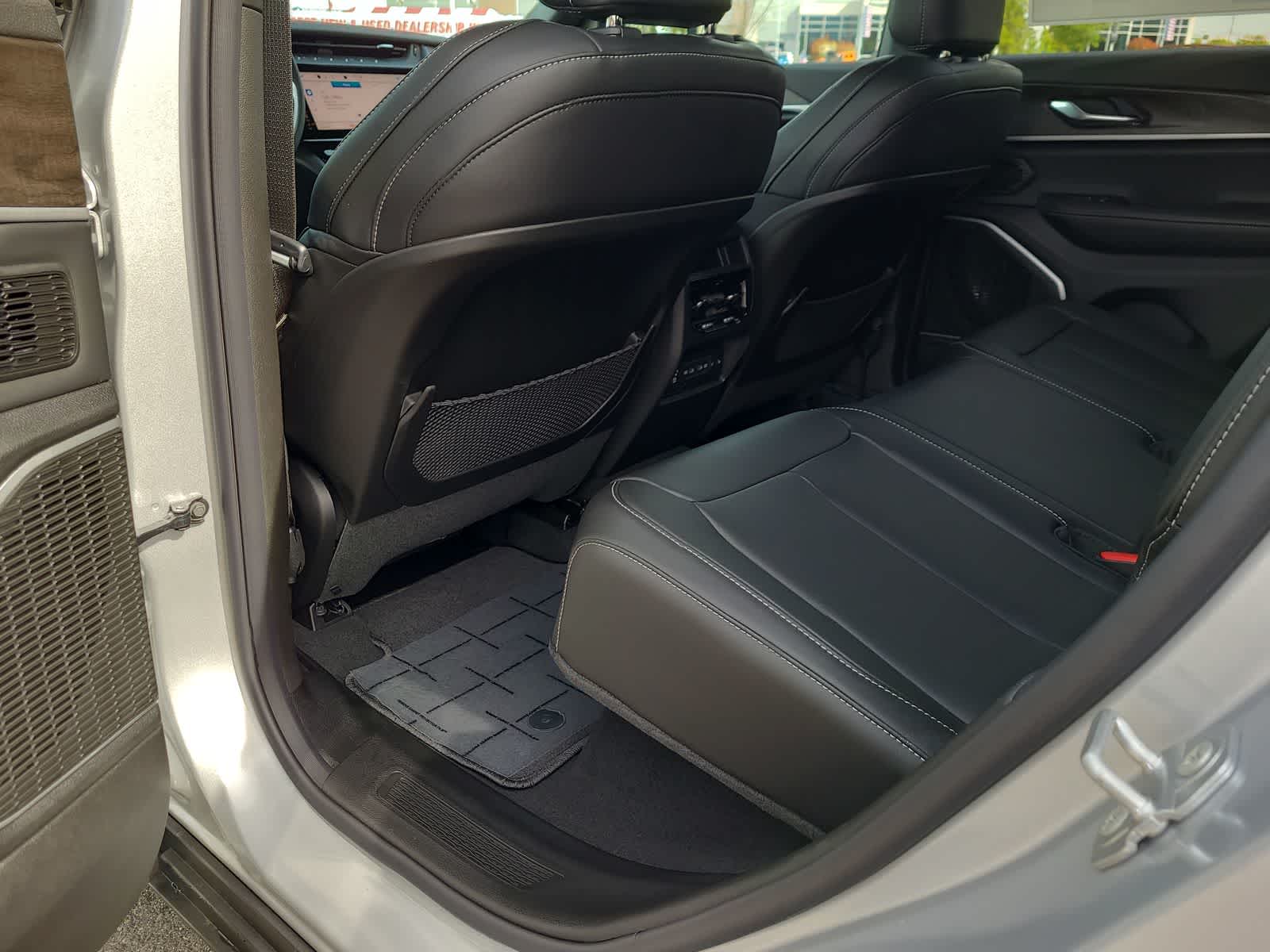 Thumbnail: 2026 Jeep Grand Cherokee - 20