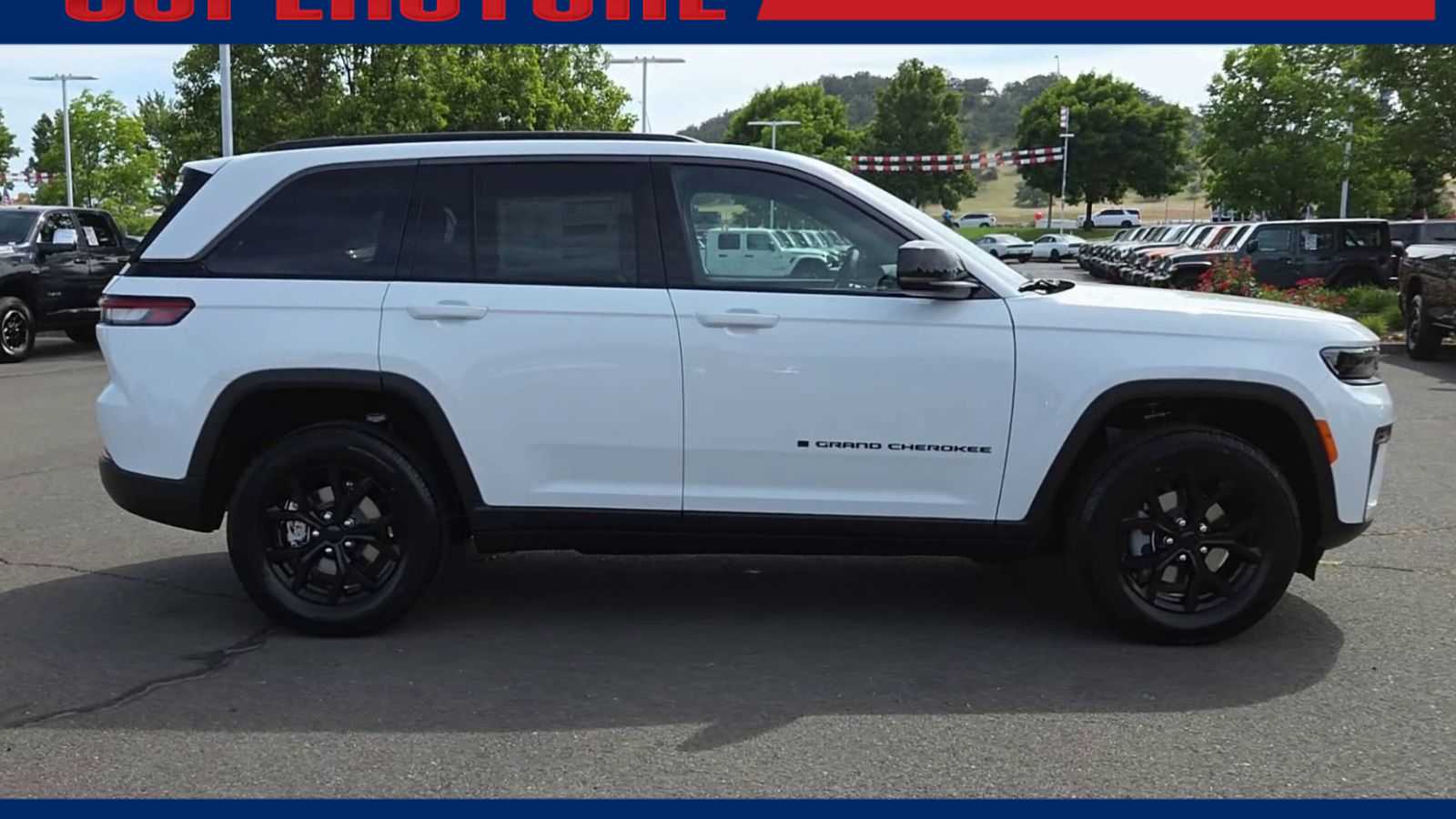 Thumbnail: 2026 Jeep Grand Cherokee - 9