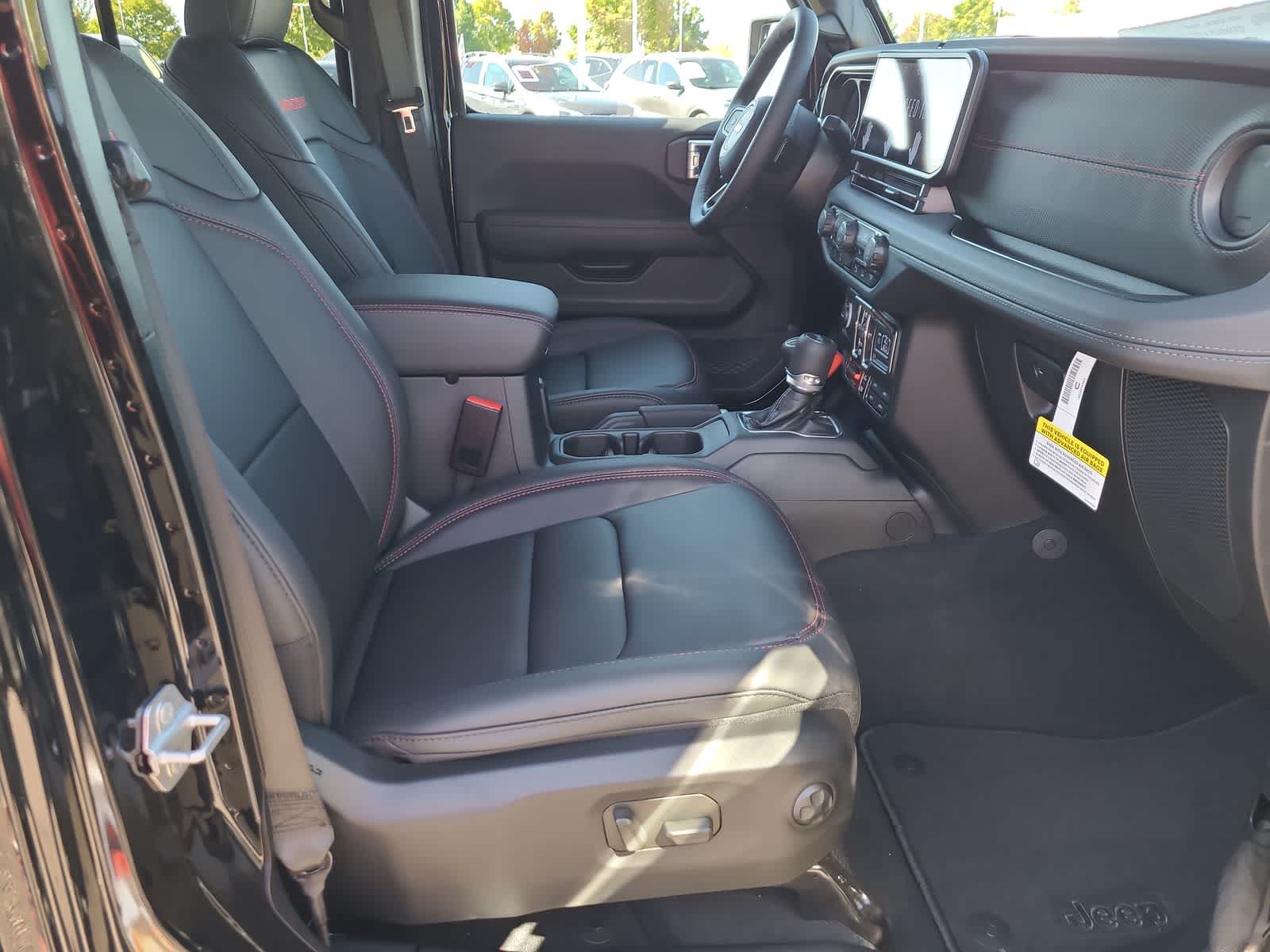 Thumbnail: 2025 Jeep Wrangler - 22