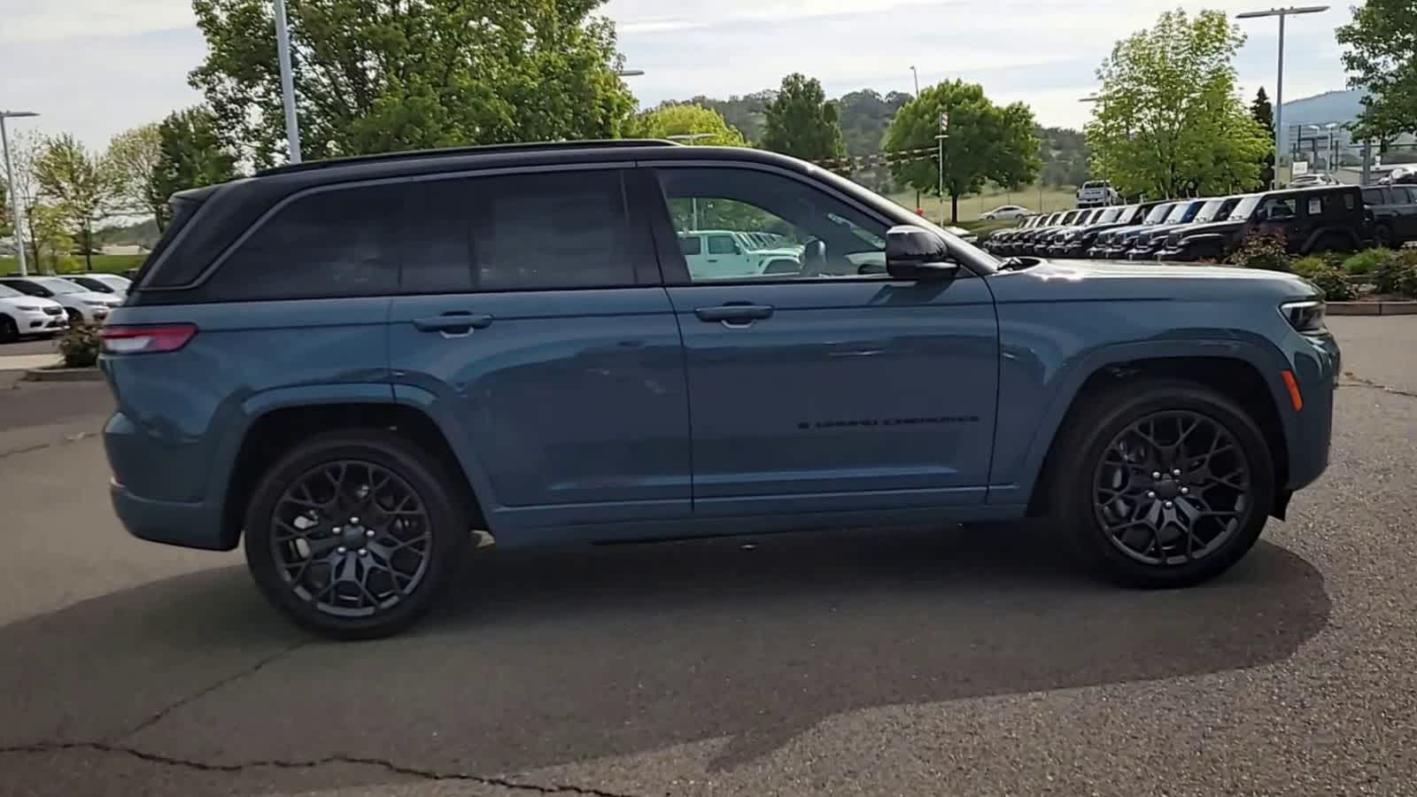 Thumbnail: 2026 Jeep Grand Cherokee - 9