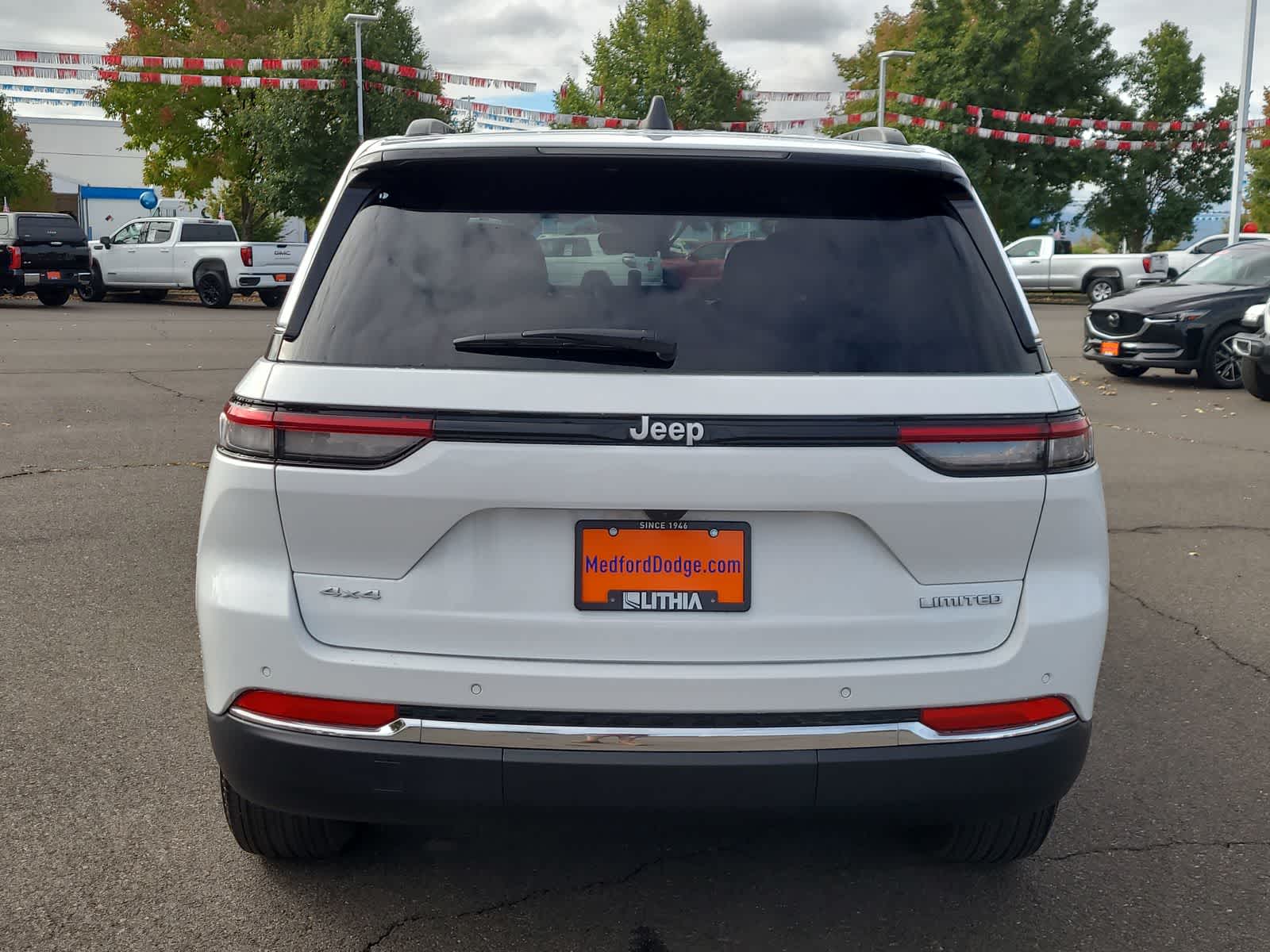 Thumbnail: 2024 Jeep Grand Cherokee - 13