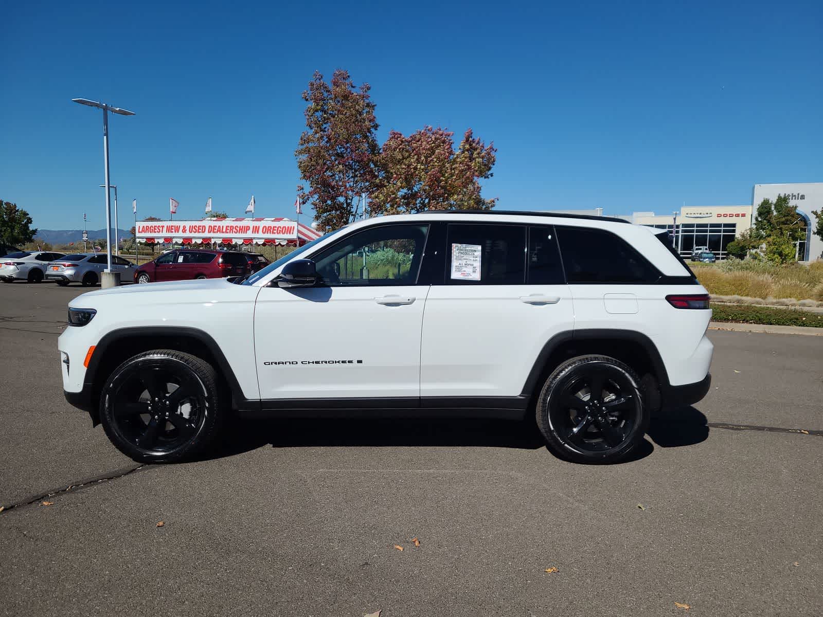 Thumbnail: 2025 Jeep Grand Cherokee - 11