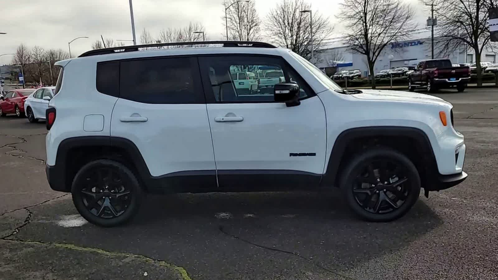 Thumbnail: 2023 Jeep Renegade - 9