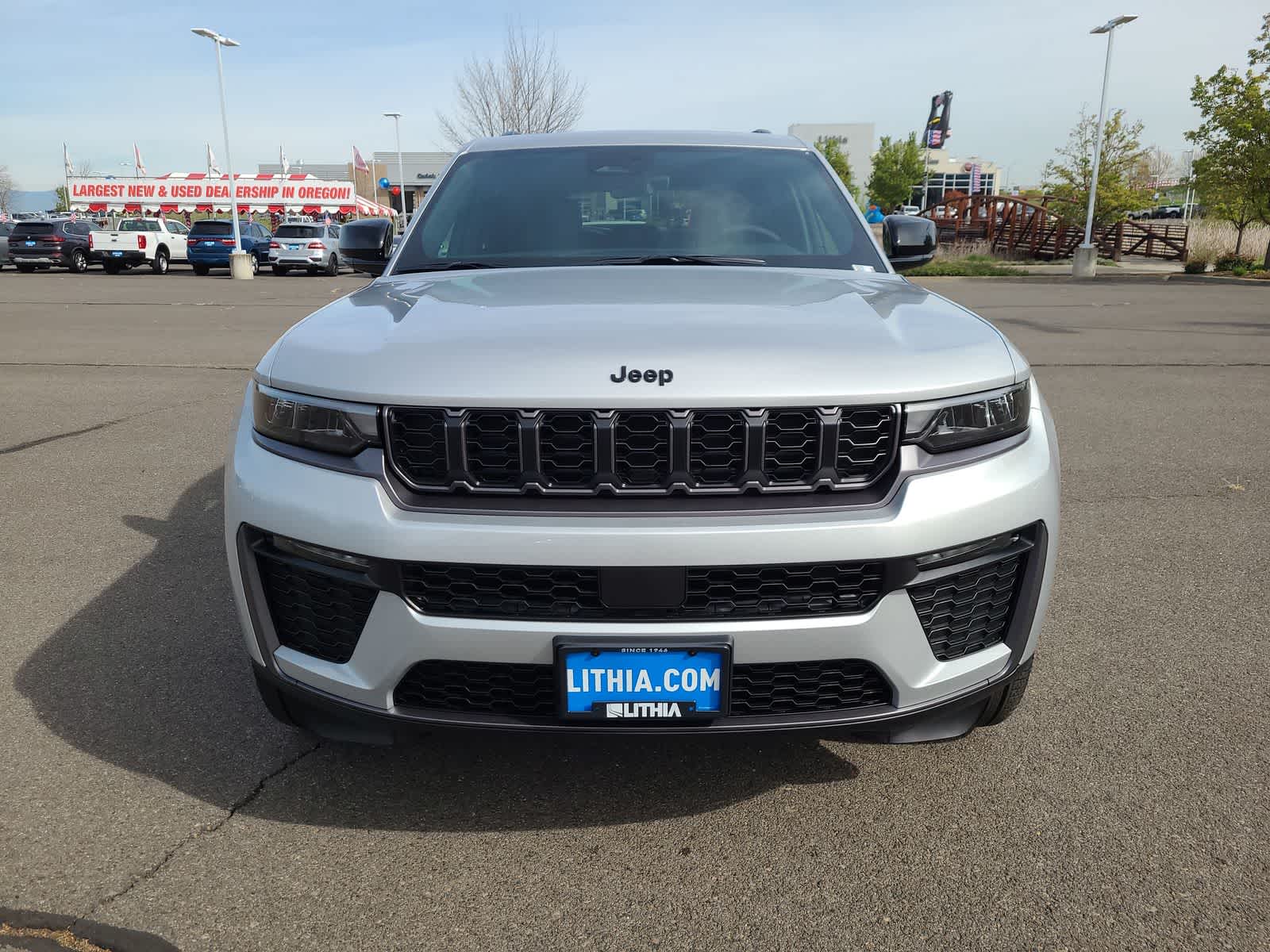 Thumbnail: 2026 Jeep Grand Cherokee - 14