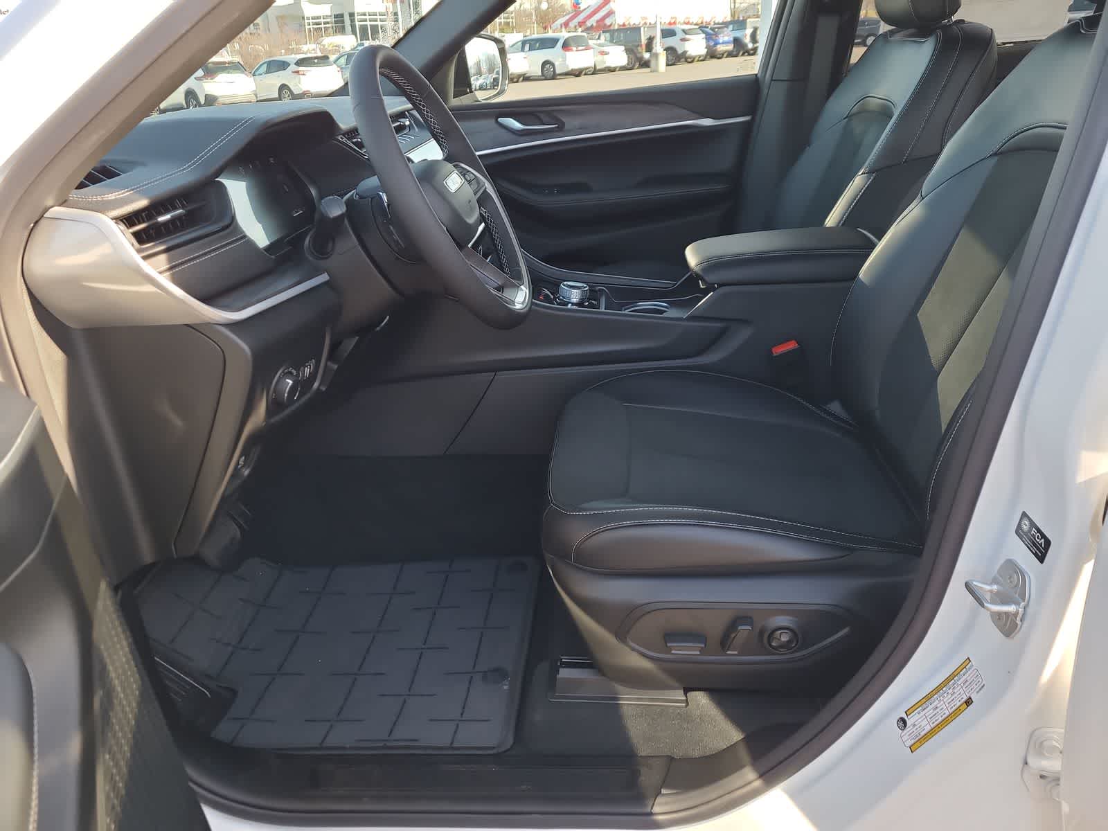 Thumbnail: 2026 Jeep Grand Cherokee - 19