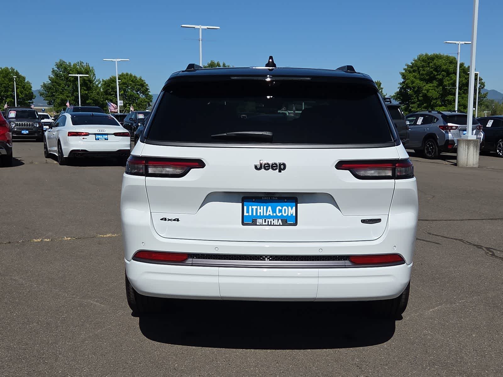 Thumbnail: 2026 Jeep Grand Cherokee - 13
