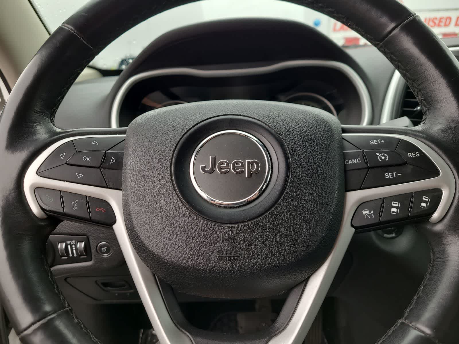 Thumbnail: 2016 Jeep Cherokee - 23