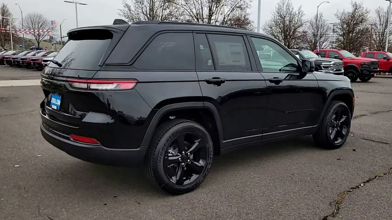 Thumbnail: 2025 Jeep Grand Cherokee - 8