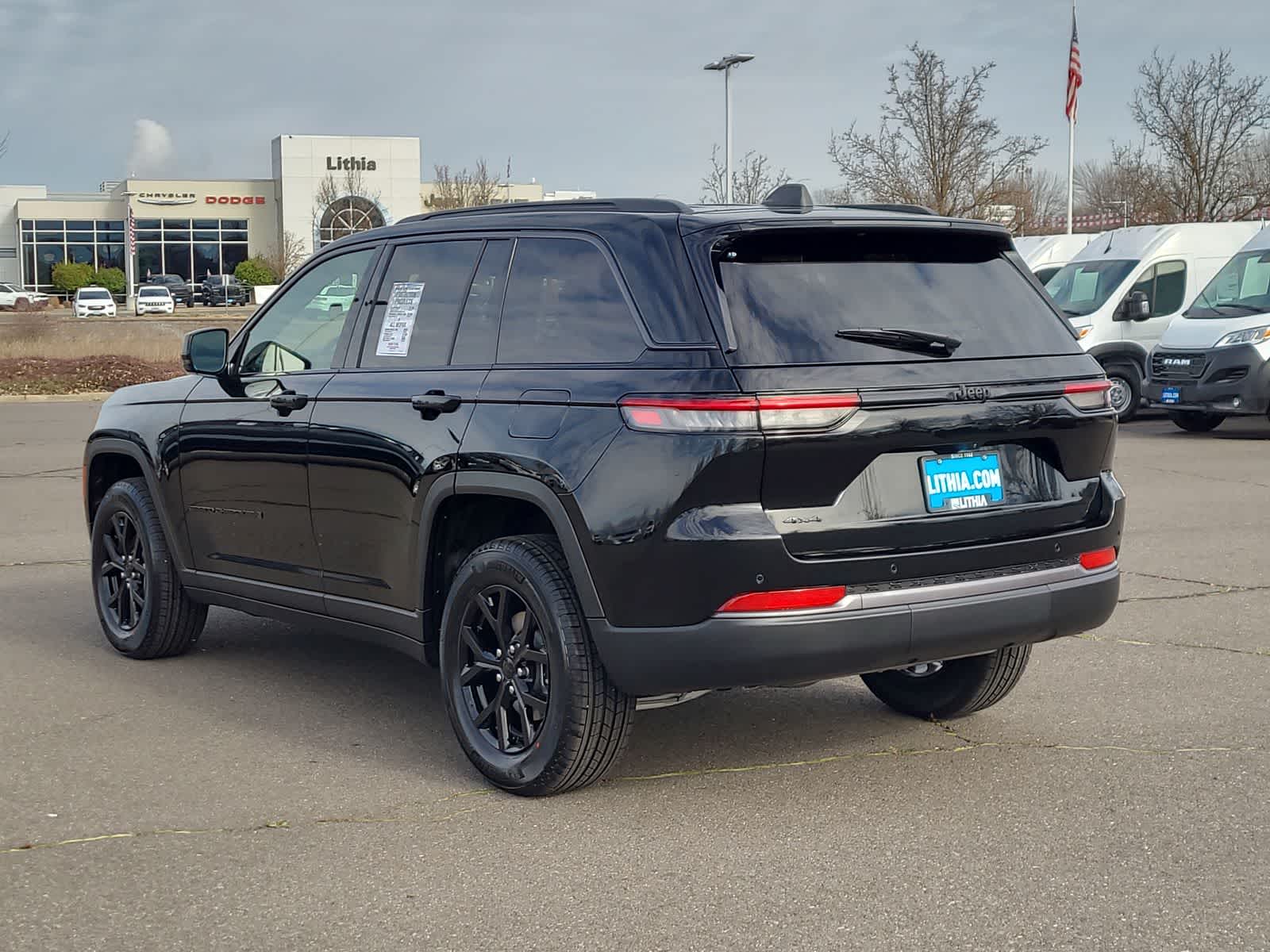 Thumbnail: 2026 Jeep Grand Cherokee - 12