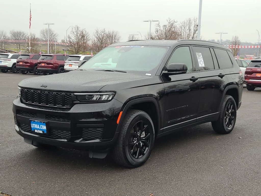 Used 2024 Jeep Grand Cherokee L Laredo SUV