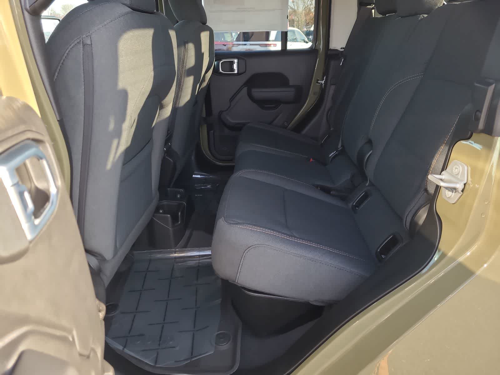 Thumbnail: 2026 Jeep Gladiator - 21