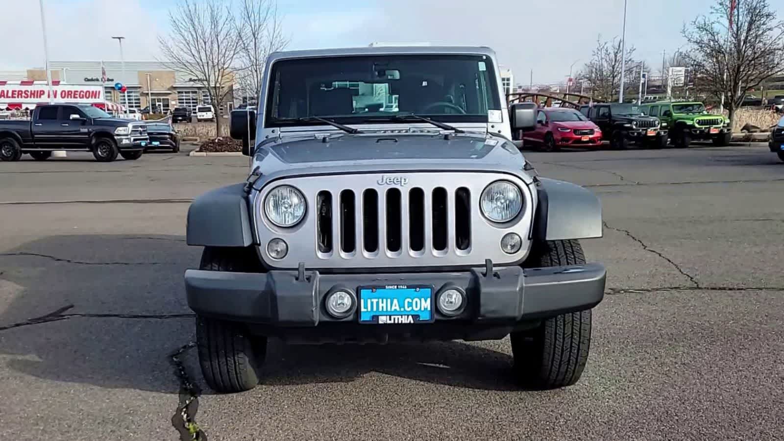 Thumbnail: 2015 Jeep Wrangler - 3