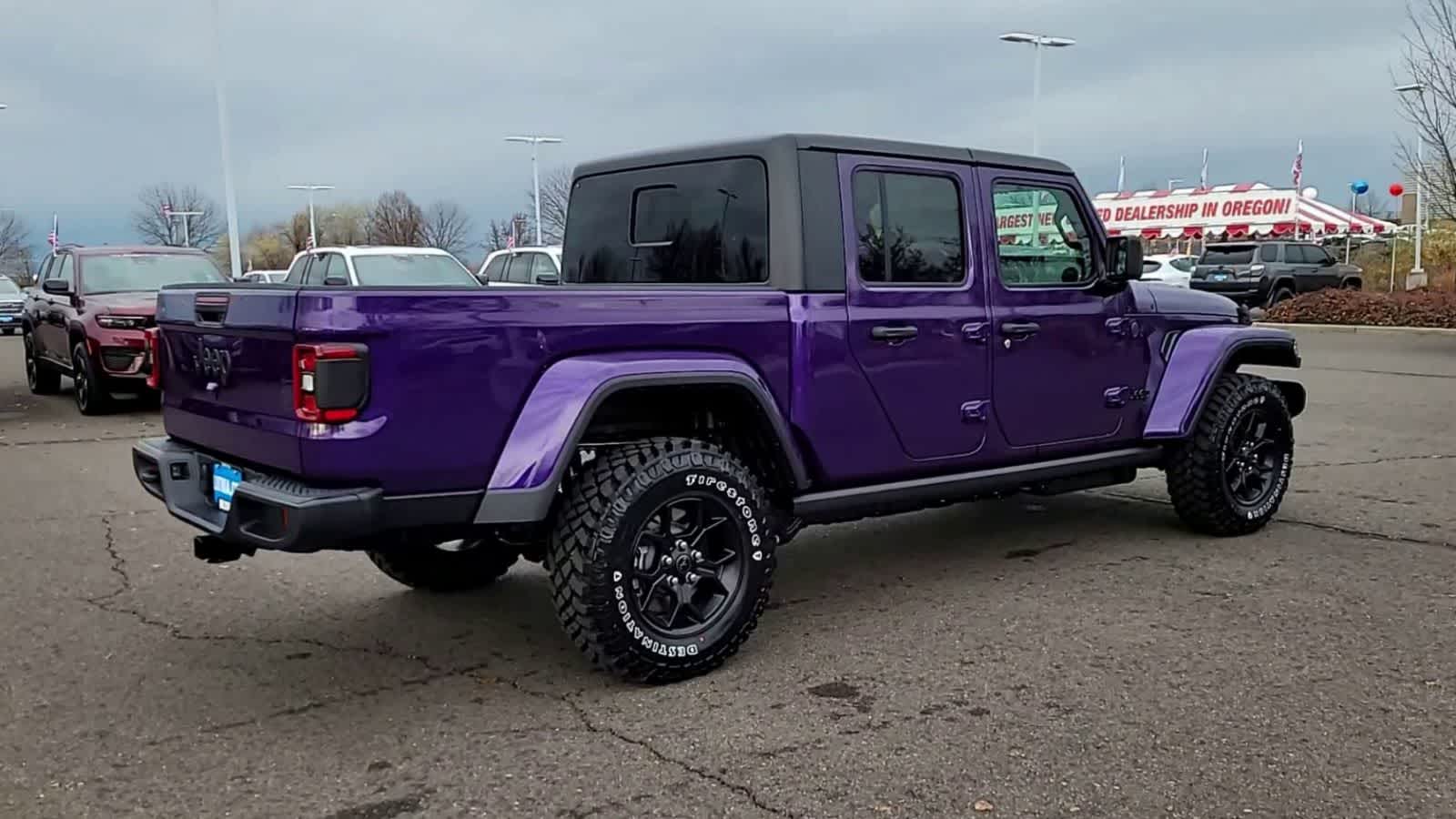 Thumbnail: 2026 Jeep Gladiator - 8