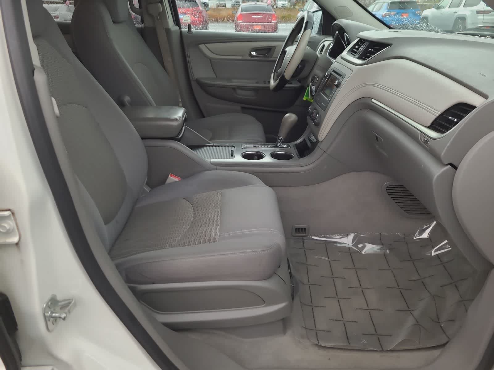 Thumbnail: 2013 Chevrolet Traverse - 22