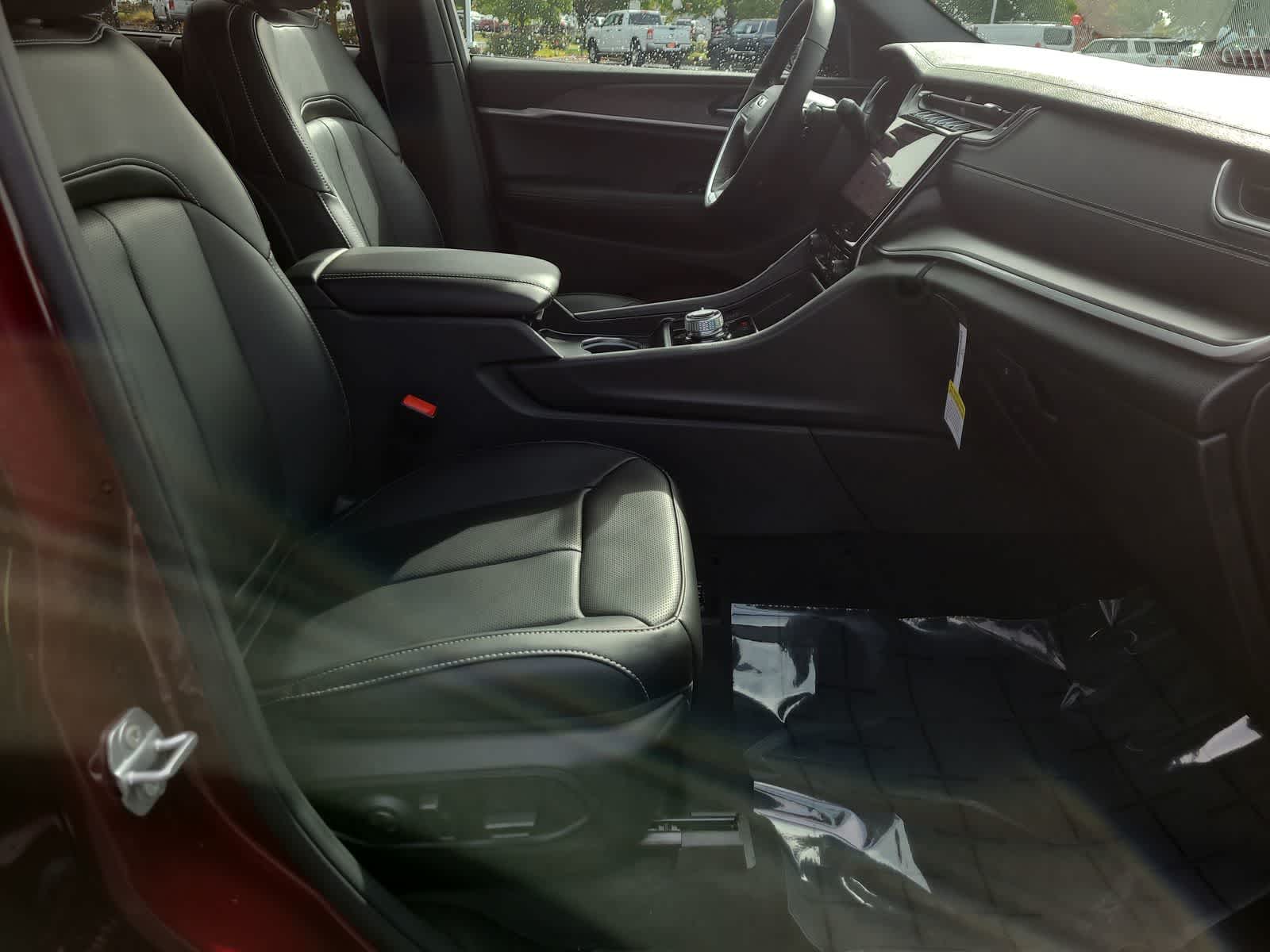 Thumbnail: 2025 Jeep Grand Cherokee - 22