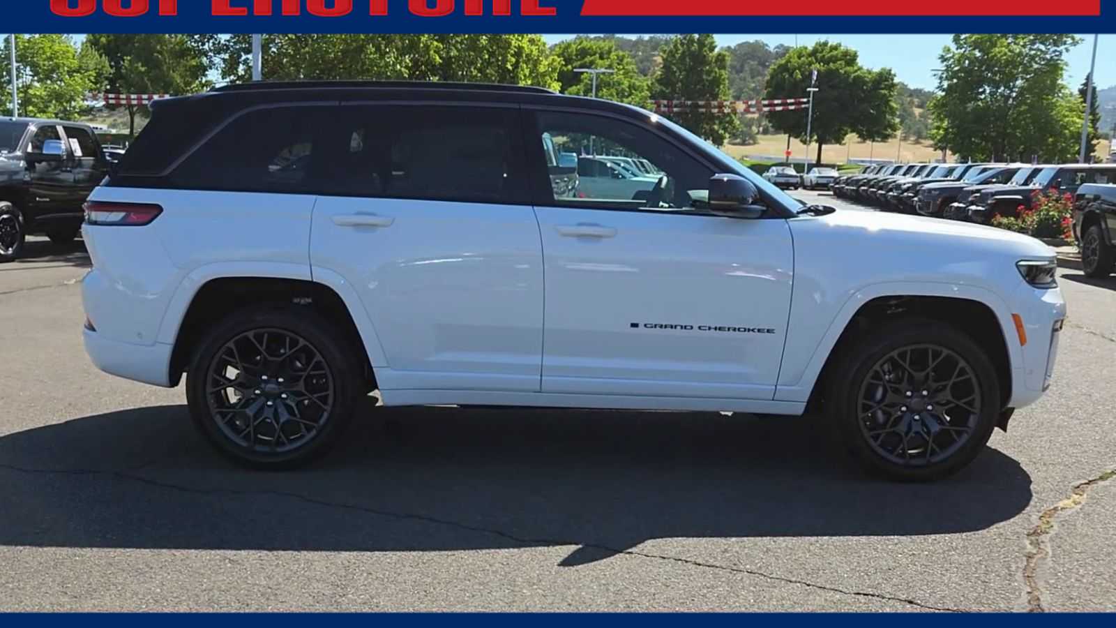 Thumbnail: 2026 Jeep Grand Cherokee - 9