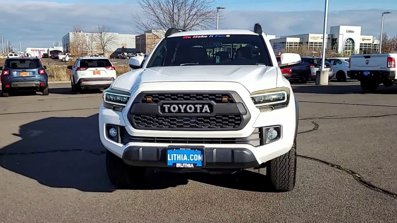 Thumbnail: 2019 Toyota Tacoma - 3