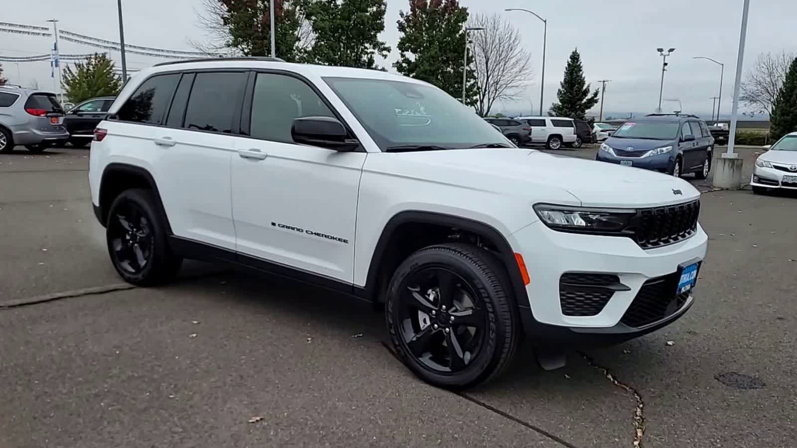 Thumbnail: 2023 Jeep Grand Cherokee - 2