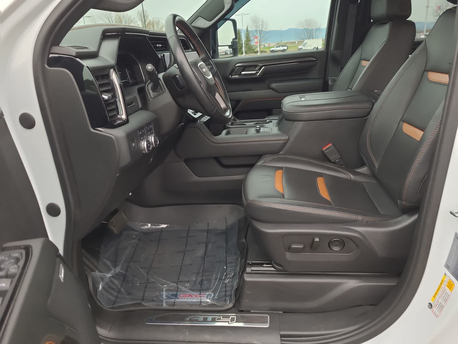 Thumbnail: 2024 GMC Sierra 2500 - 19