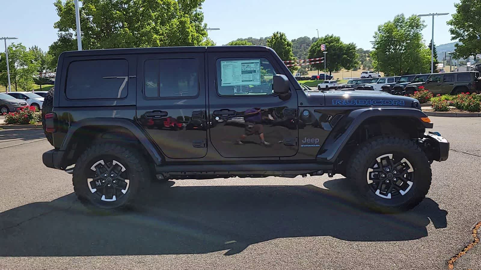 Thumbnail: 2025 Jeep Wrangler - 9