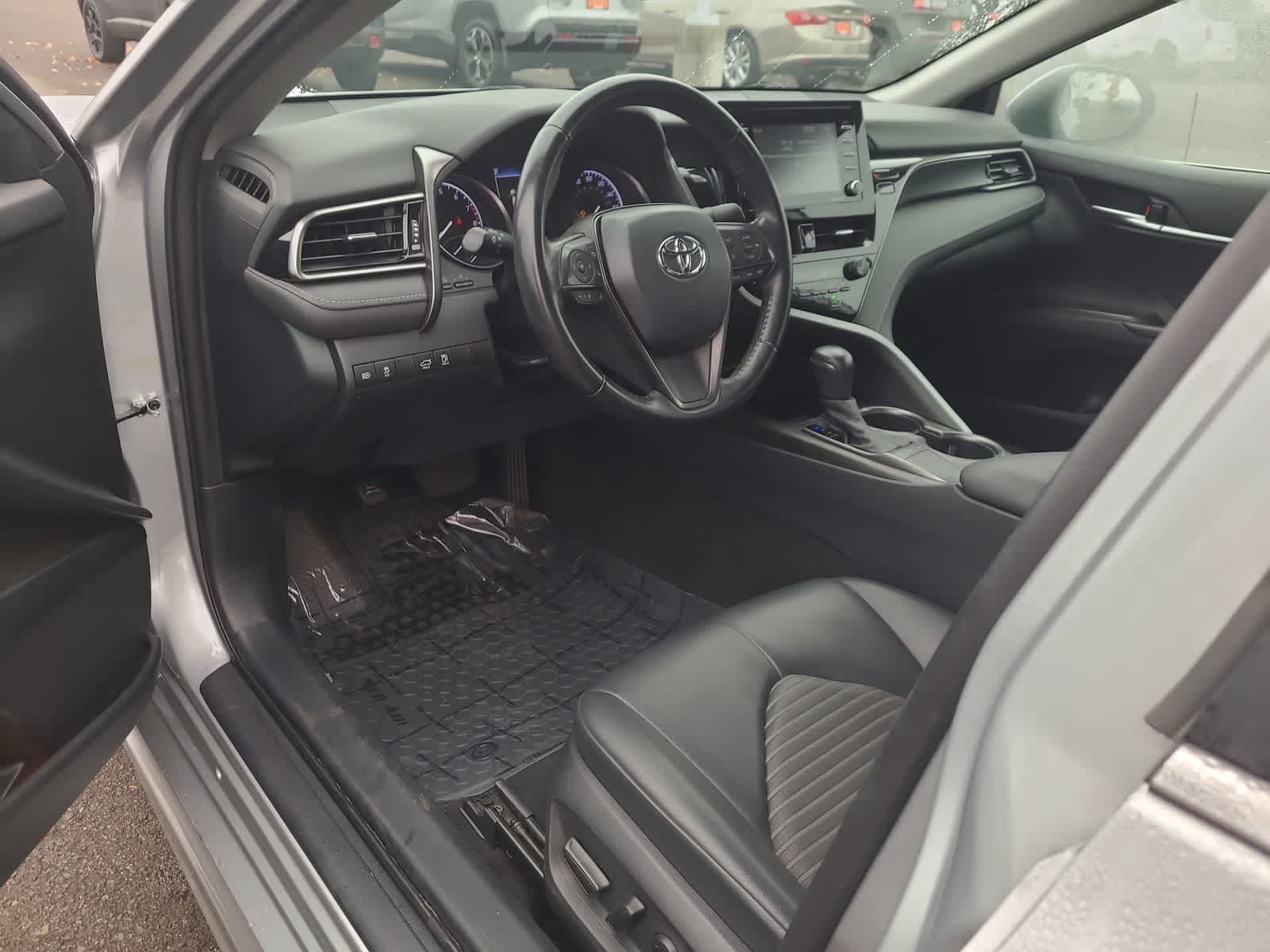 Thumbnail: 2022 Toyota Camry - 10