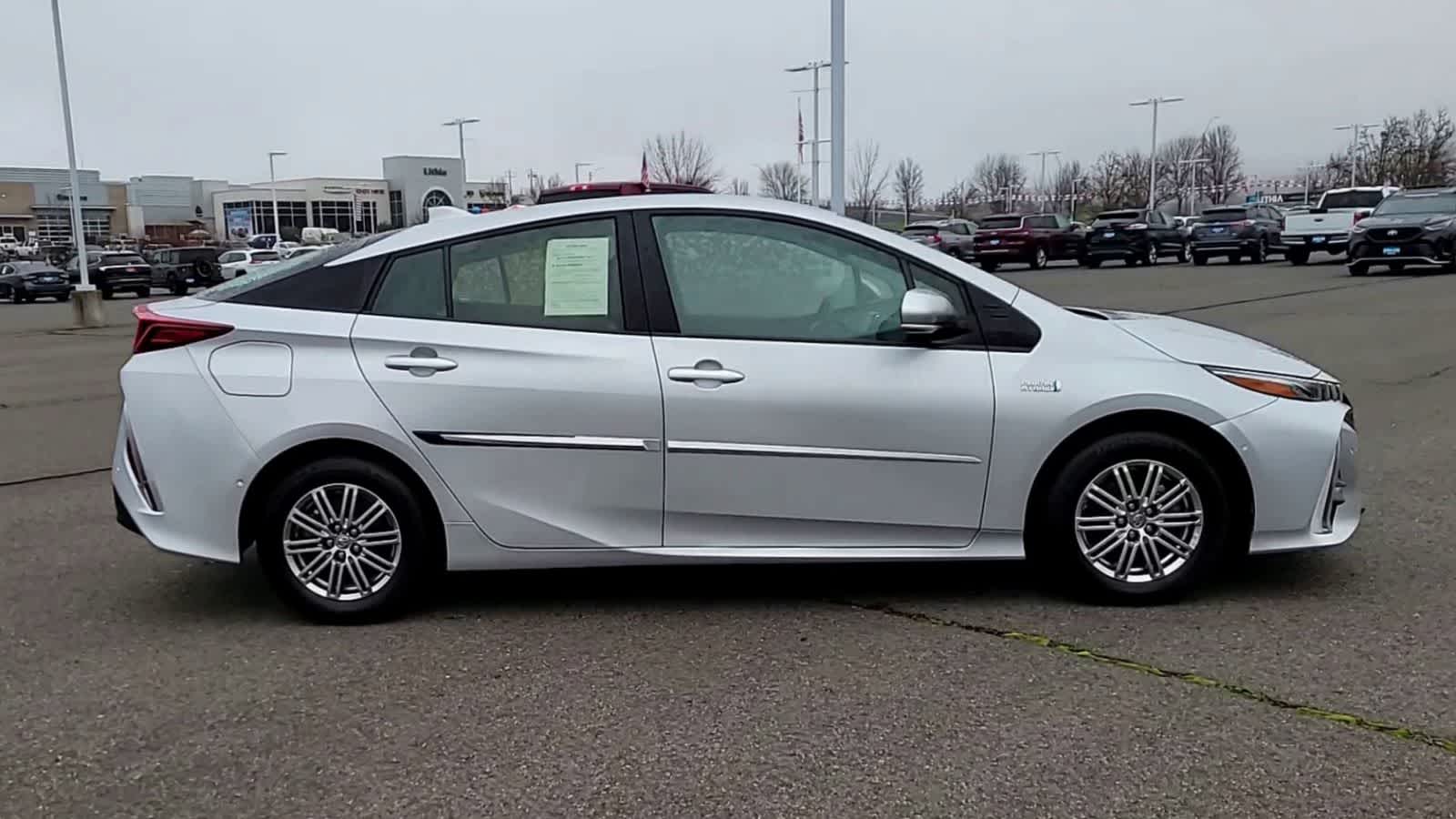 Thumbnail: 2019 Toyota Prius Prime - 9