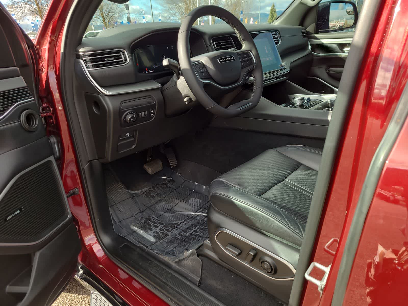 Thumbnail: 2024 Jeep Wagoneer - 10