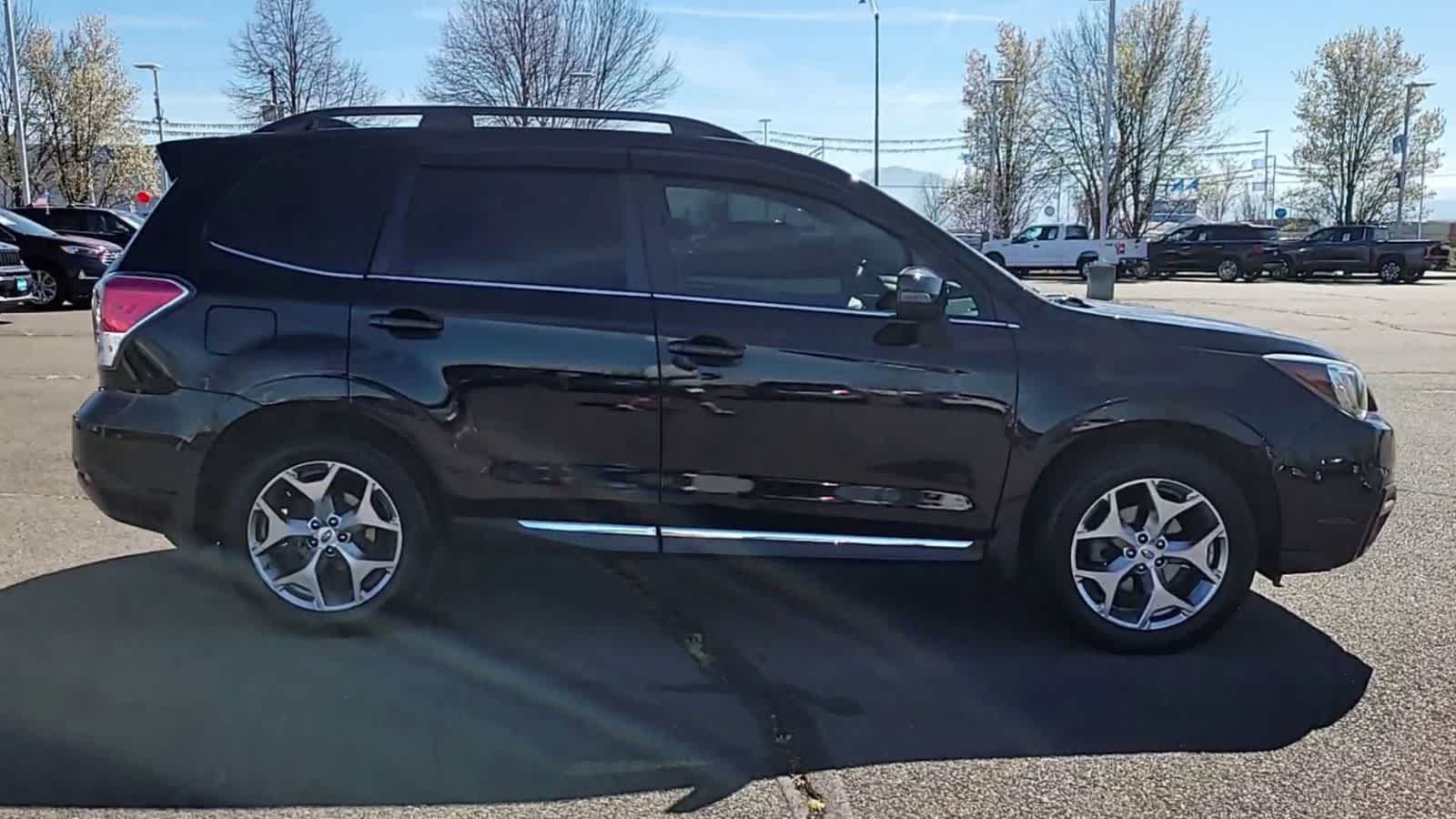 Thumbnail: 2017 Subaru Forester - 9