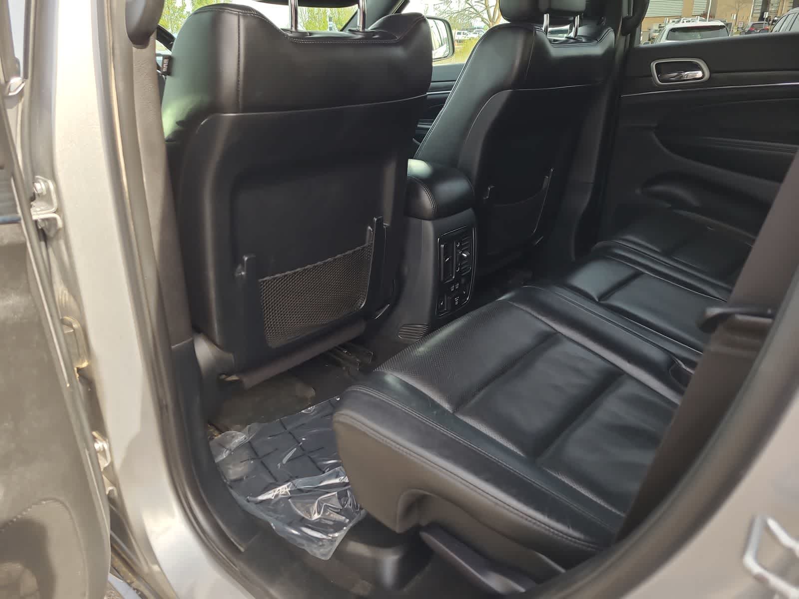 Thumbnail: 2020 Jeep Grand Cherokee - 20