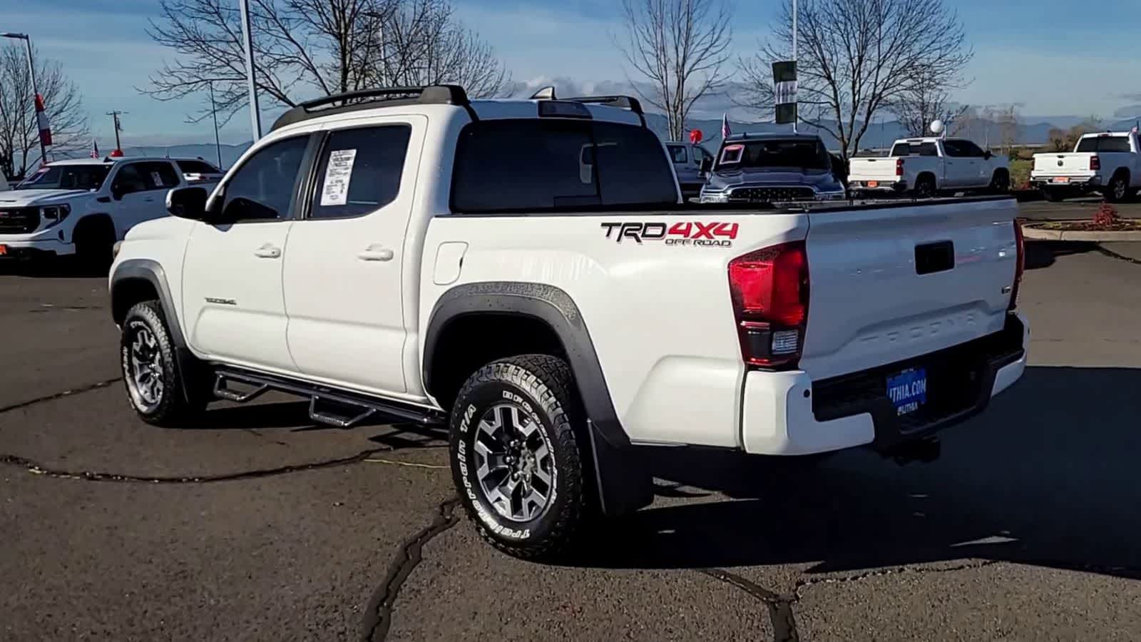 Thumbnail: 2019 Toyota Tacoma - 6