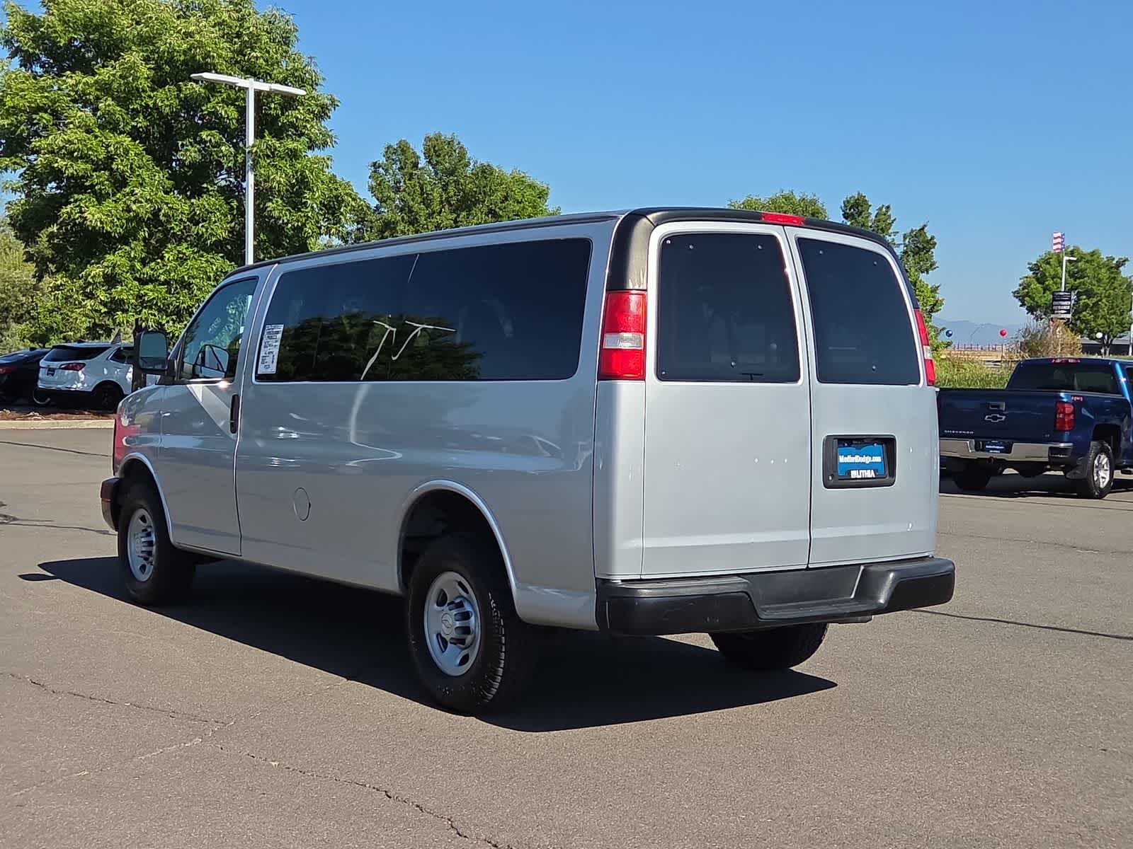 2017 Chevrolet Express Passenger LS - Photo 12